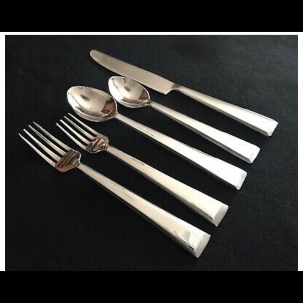 Pottery Barn 5 pc Carolina flatware